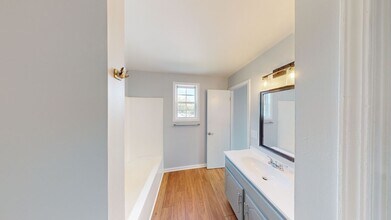 123 Union St in Clarksville, TN - Building Photo - Building Photo