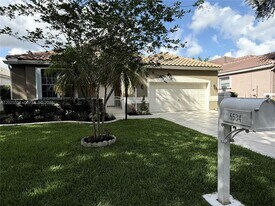 6534 NW 80th Dr in Parkland, FL - Building Photo