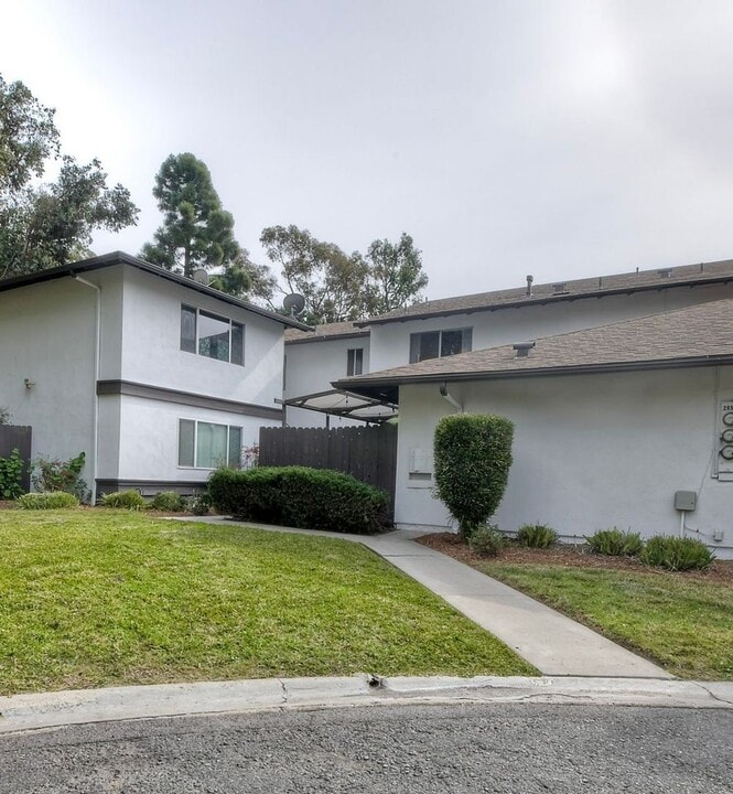 2659 Via Del Prado in Oceanside, CA - Building Photo