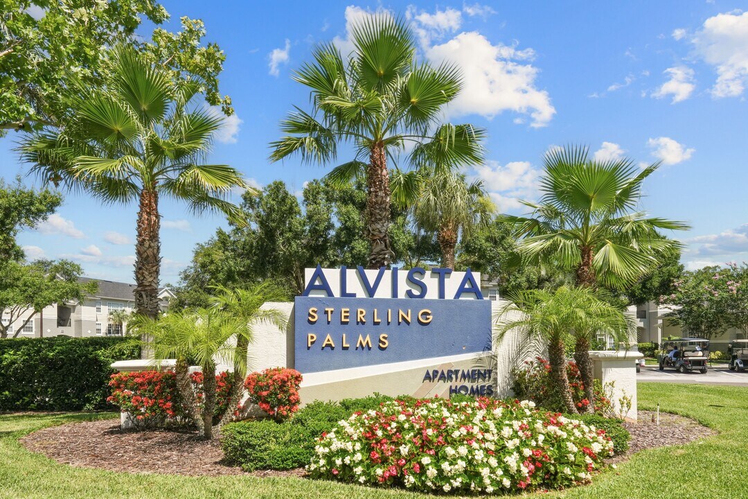 Alvista Sterling Palms in Brandon, FL - Building Photo