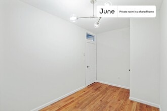 Private bedroom in 4 bed/1 bath Home in New York, NY - Foto de edificio - Building Photo