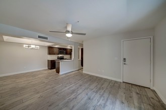 10610 S 48th St, Unit 1019 in Phoenix, AZ - Building Photo - Building Photo