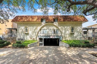 333 Riverdale Dr in Glendale, CA - Building Photo