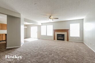 1954 Morning Light Ln in Greenwood, IN - Foto de edificio - Building Photo