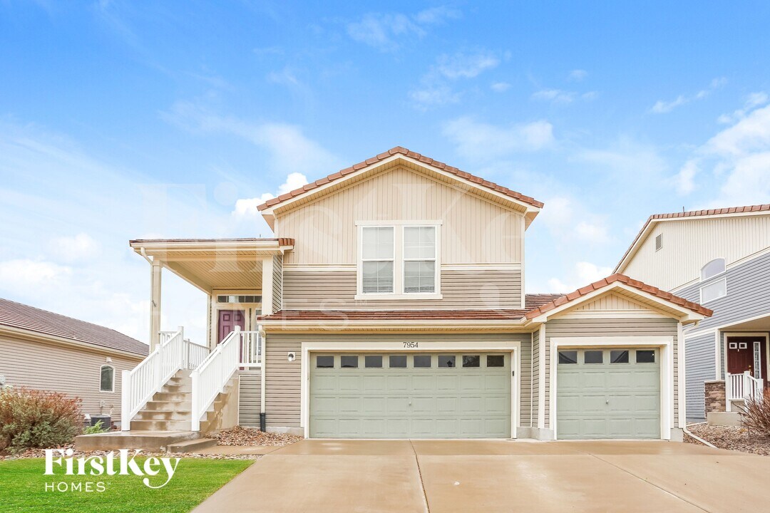 7954 Enclave Ln in Fountain, CO - Foto de edificio