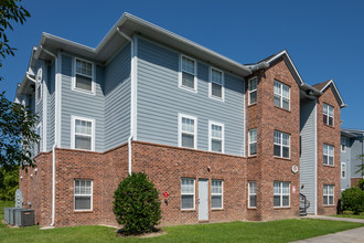 Alston Lake Apartments in North Charleston, SC - Building Photo - Building Photo