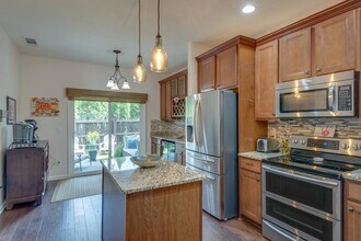 2022 Traemoor Village Dr in Nashville, TN - Building Photo - Building Photo