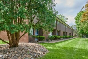 Briarwood Manor in Latrobe, PA - Building Photo