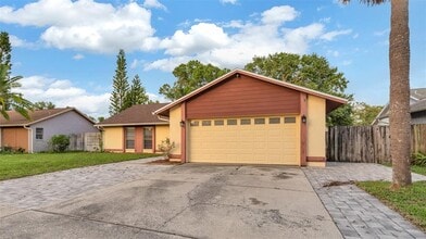 6725 Islander Ln in Tampa, FL - Building Photo - Building Photo