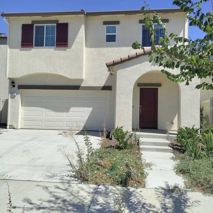 8833 MD Bush Dr in Elk Grove, CA - Building Photo