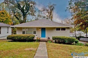 2700 Evergreen St SE in Huntsville, AL - Building Photo