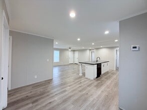 29638 Danbury Ct in New Baltimore, MI - Building Photo - Building Photo