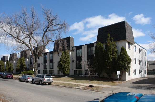 2525 Harriet Ave S in Minneapolis, MN - Foto de edificio - Building Photo