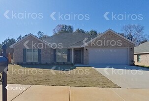 251 Magnolia Dr in Prattville, AL - Building Photo