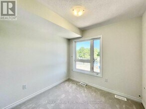 1081 Danforth Rd in Toronto, ON - Building Photo - Building Photo