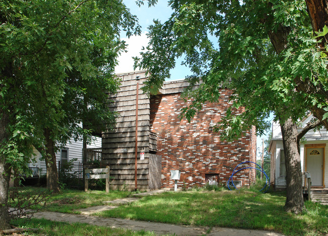 1326 SW Fillmore St in Topeka, KS - Foto de edificio - Building Photo