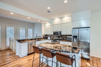 3642 E Ellsworth Ave in Denver, CO - Building Photo - Building Photo