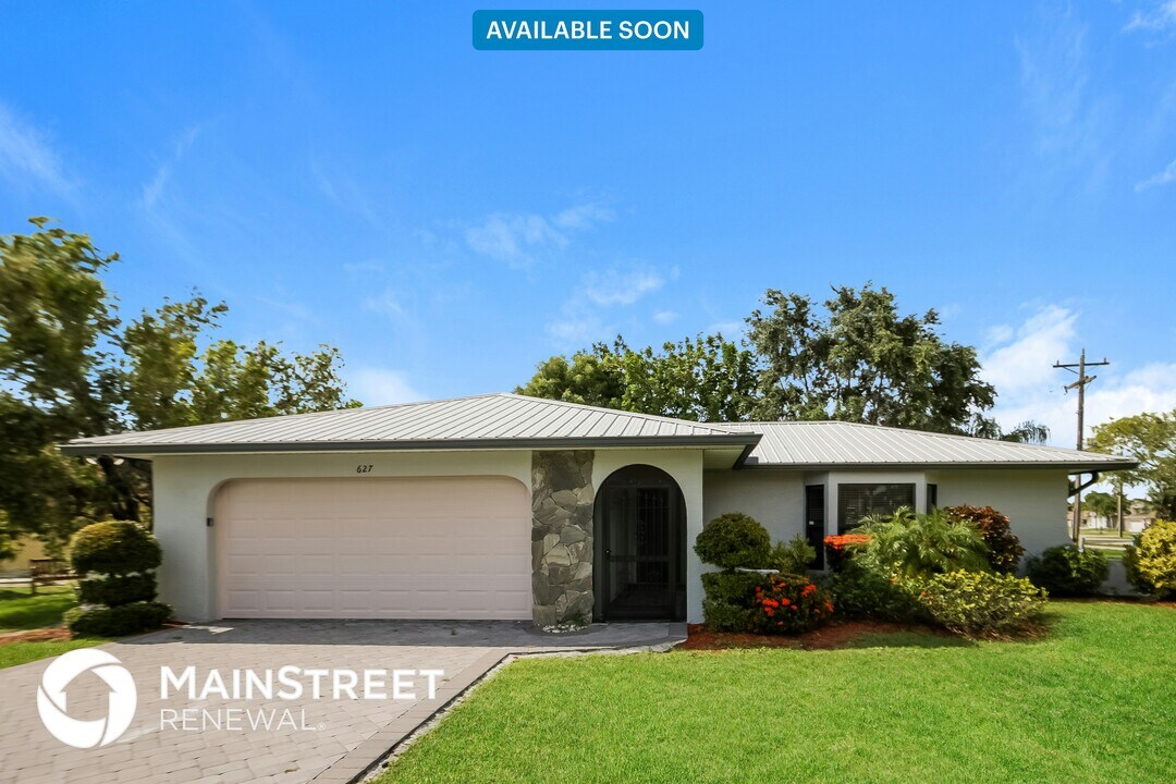 627 SE 19th Ln in Cape Coral, FL - Building Photo