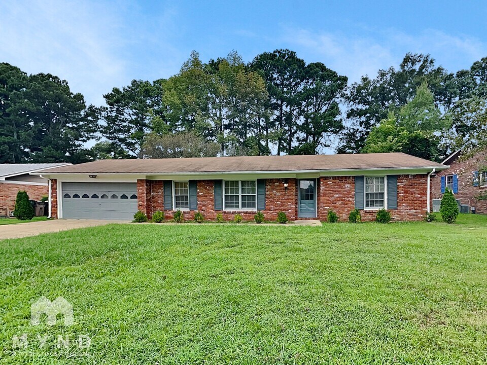 1305 19th Ave SW in Decatur, AL - Building Photo