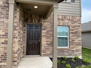 18812 Speculator Ln in Elgin, TX - Building Photo - Building Photo