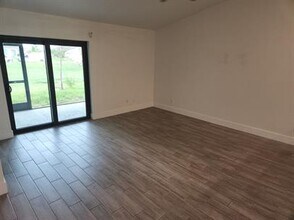 544 SE 5th Pl in Cape Coral, FL - Building Photo - Building Photo