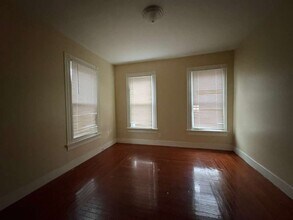 81 Sherman Ave, Unit 1 in New Haven, CT - Building Photo - Building Photo