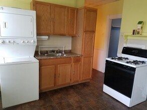 214 Brookline St, Unit 2 in Cambridge, MA - Foto de edificio - Building Photo