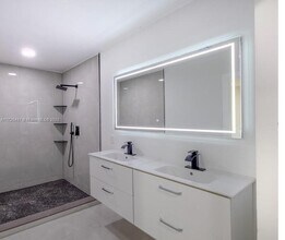 8705 SW 185th Terrace in Cutler Bay, FL - Building Photo - Building Photo