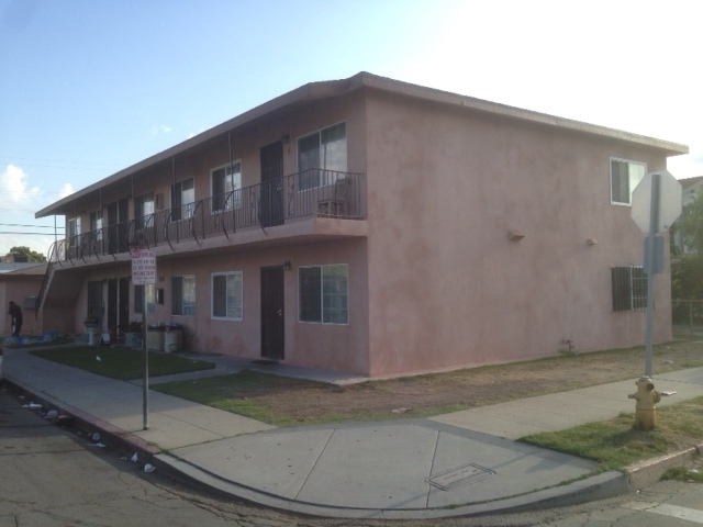 5835 Elm Ave in Long Beach, CA - Building Photo