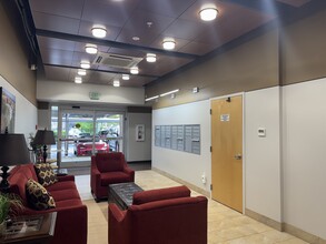 295 Church St SE, Unit 406 in Salem, OR - Foto de edificio - Building Photo