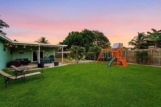 1424 Willow Rd in West Palm Beach, FL - Building Photo - Building Photo