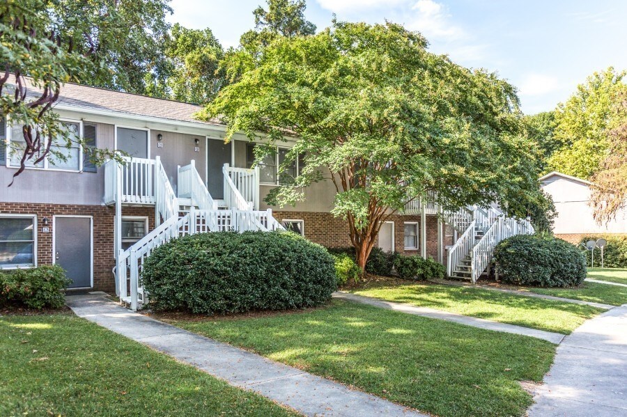 27 North Apartments in Greensboro, NC - Building Photo