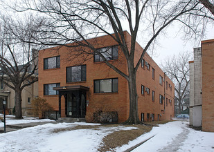 2210 Pillsbury Ave S in Minneapolis, MN - Building Photo - Building Photo