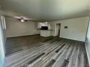 685 E Vista Chino, Unit G in Palm Springs, CA - Building Photo - Building Photo