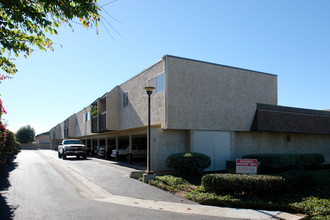 Cinnamon Apartments in Carlsbad, CA - Building Photo - Building Photo