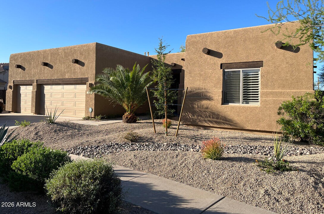 4537 E Thunder Hawk Rd in Cave Creek, AZ - Building Photo