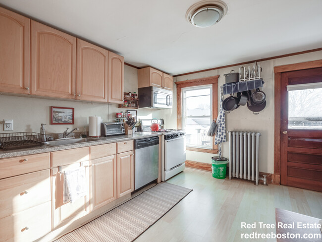 60 Powder House Blvd, Unit 3