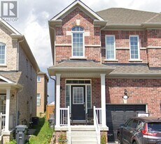 49 Frenchpark Cir in Brampton, ON - Building Photo
