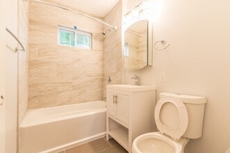 28 Hunnewell Ave, Unit 2 in Boston, MA - Building Photo - Building Photo