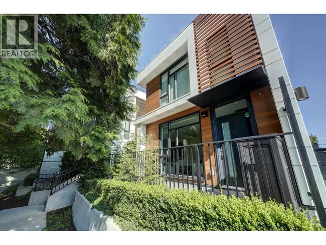 7358 Granville St in Vancouver, BC - Building Photo - Building Photo