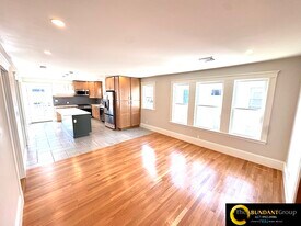 14 White St, Unit 2 in Arlington, MA - Building Photo