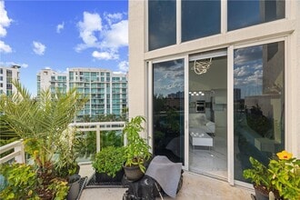 3000 NE 188th St in Aventura, FL - Building Photo - Building Photo