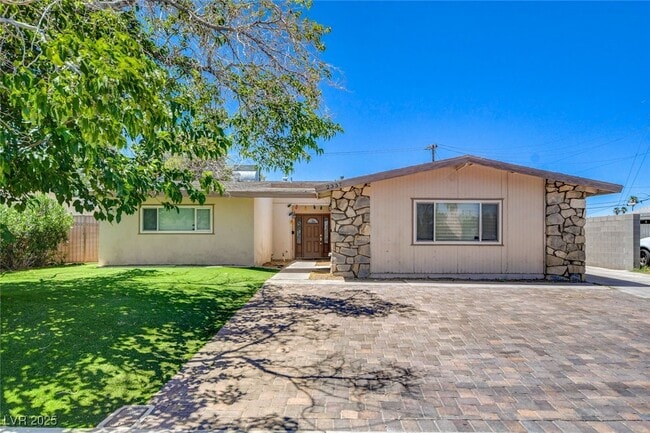 2337 Michael Way in Las Vegas, NV - Building Photo - Building Photo