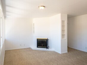 315 Valley St in Sausalito, CA - Building Photo - Building Photo