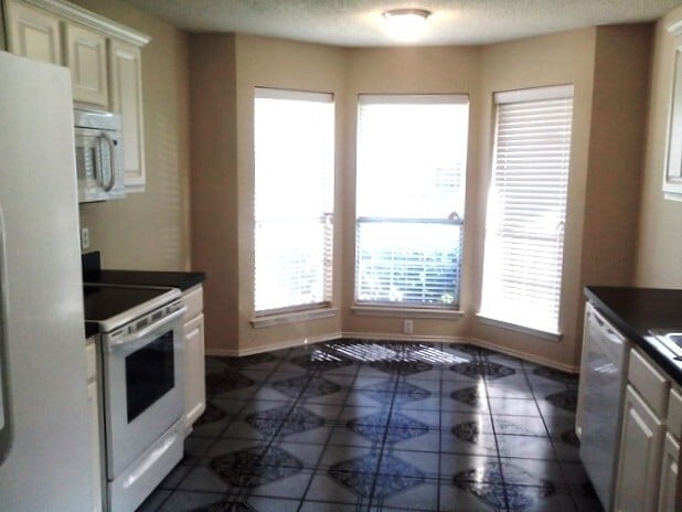8432 Odell St in North Richland Hills, TX - Building Photo - Building Photo