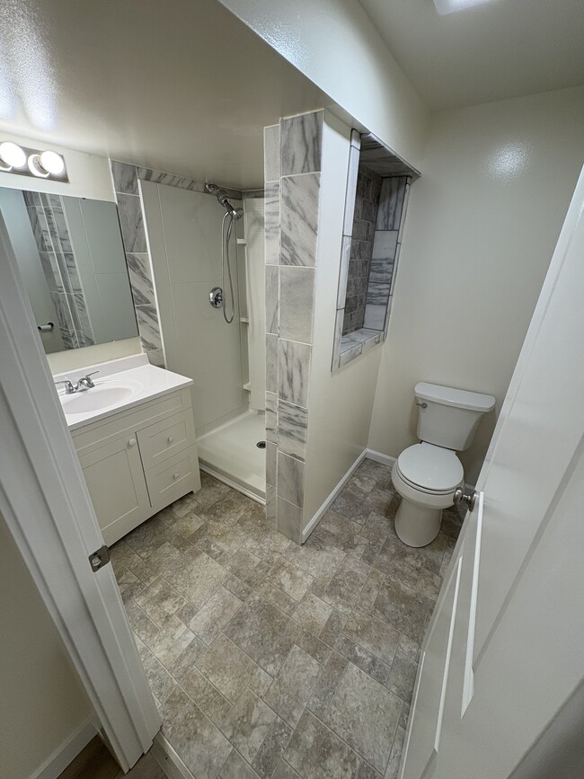 6120 Strathmore Ln, Unit B in Madison, WI - Building Photo - Building Photo