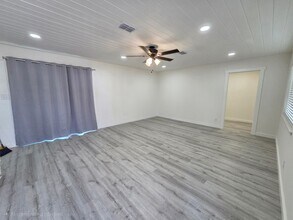 1625 North St in Kerrville, TX - Building Photo - Building Photo