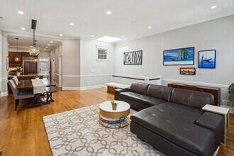 2044 N Sheffield Ave in Chicago, IL - Building Photo - Building Photo