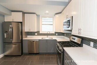 4238 N Albany Ave-Unit -Unit 4 in Chicago, IL - Building Photo - Building Photo