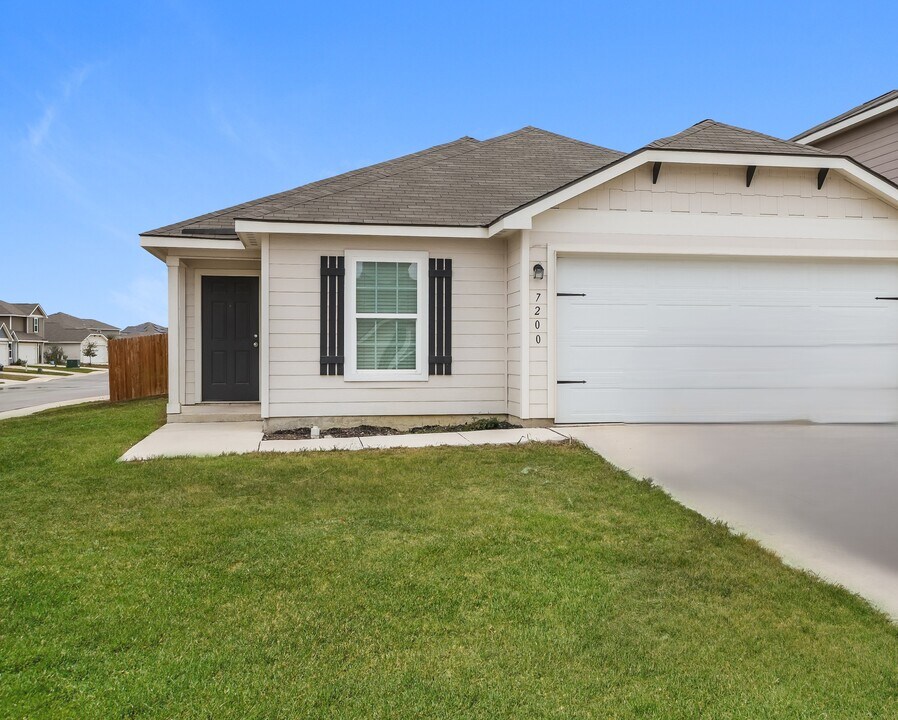 7200 Jebson Pass in San Antonio, TX - Foto de edificio